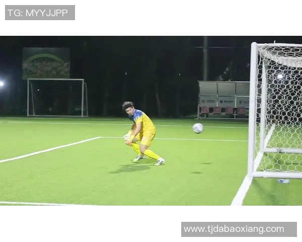 小组赛足球明星闪耀赛场展现激情与实力的精彩瞬间 小组赛足球明星闪耀赛场展现激情与实力的精彩瞬间