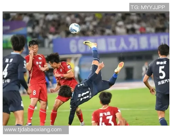 亚运足球明星们的精彩瞬间与艺术创作相结合的独特画作展示