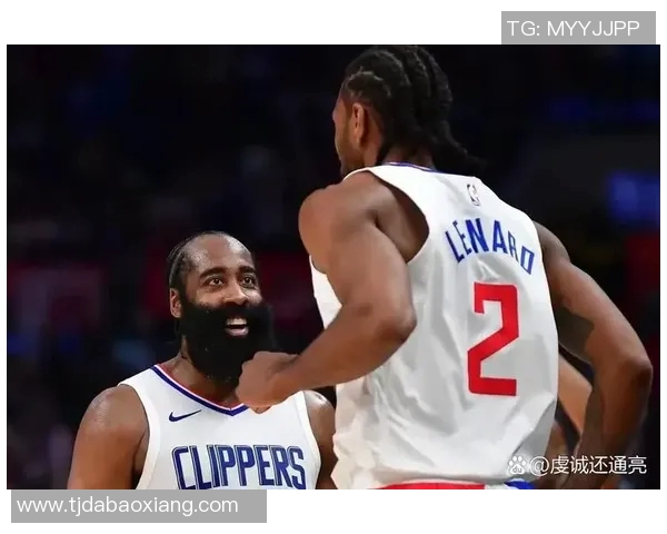 季后赛对决快船与开拓者谁能在激烈战斗中笑到最后 季后赛对决快船与开拓者谁能在激烈战斗中笑到最后