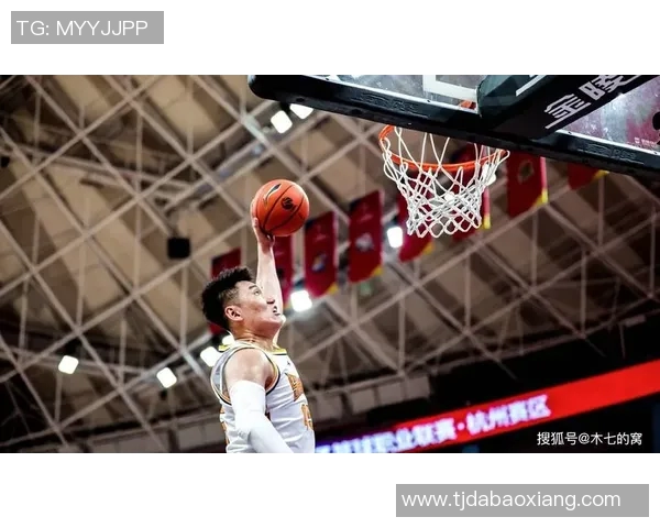 常林的奋斗历程与篮球梦想如何成就辉煌人生与职业生涯的交织与启示 常林的奋斗历程与篮球梦想如何成就辉煌人生与职业生涯的交织与启示