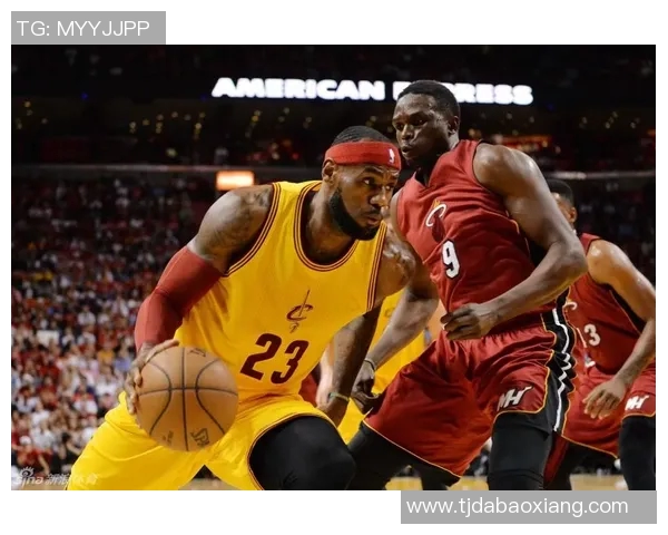 热火队与骑士队的激烈对决六人对战二十三人的精彩瞬间回顾 热火队与骑士队的激烈对决六人对战二十三人的精彩瞬间回顾