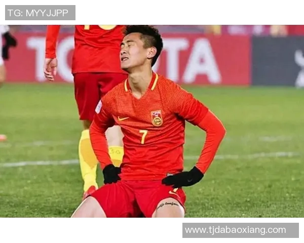 上看台的足球明星究竟是谁他在赛场上的表现如何引发了怎样的关注与讨论